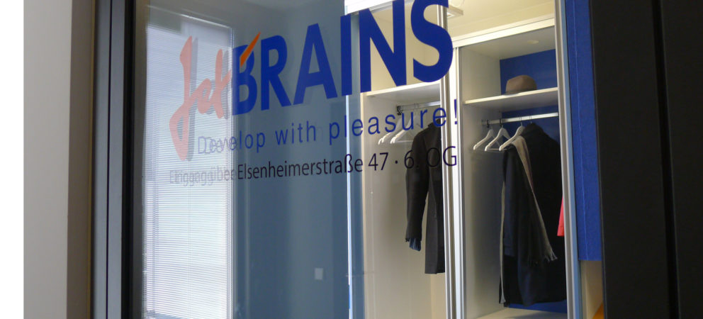 Büro Mitarbeitergarderobe