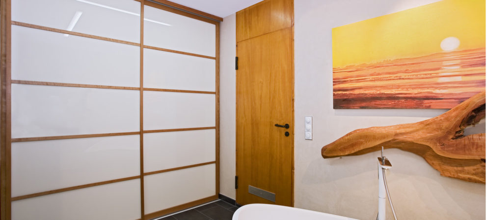 Schiebetür Holzrahmen Eiche Bad