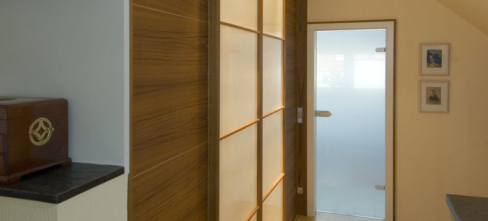 Schiebetür Raumteiler Holzrahmen Gang