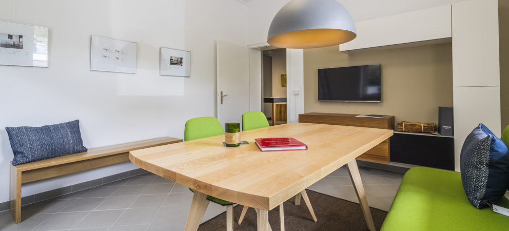 Esstisch Esche mit TV Moebel Esstisch Esche mit TV Moebel